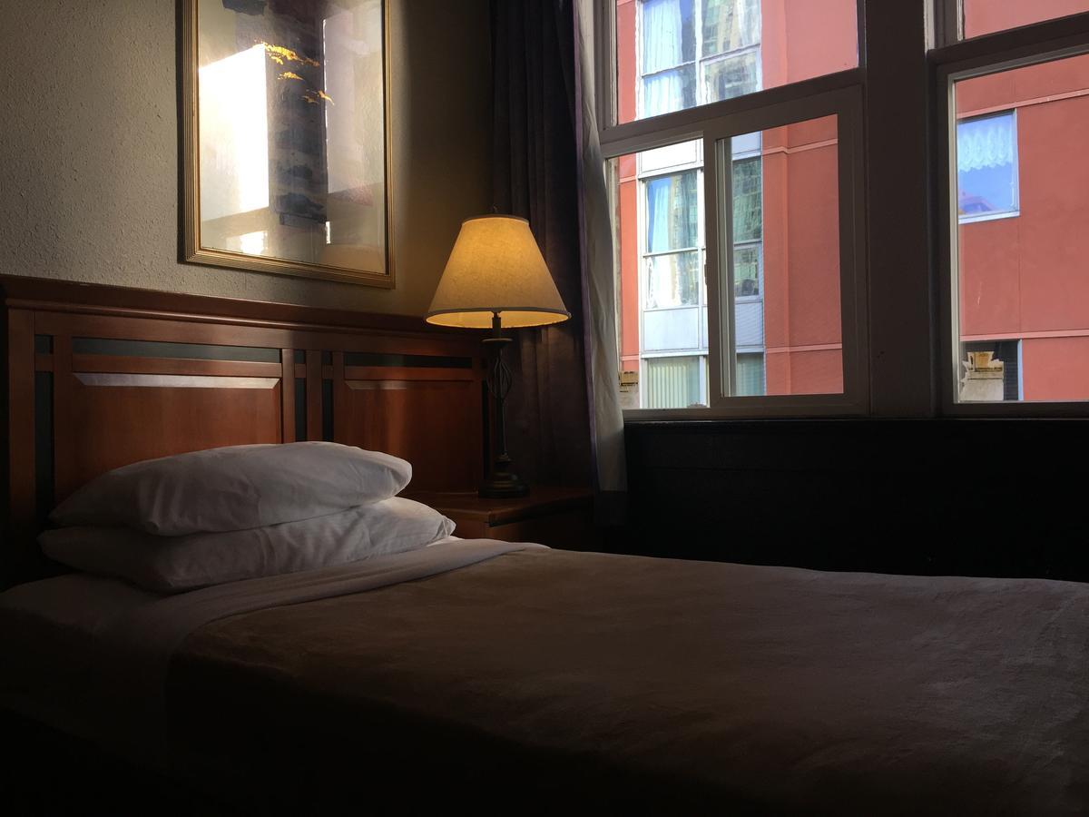 Hotel Ambassador Vancouver Eksteriør billede