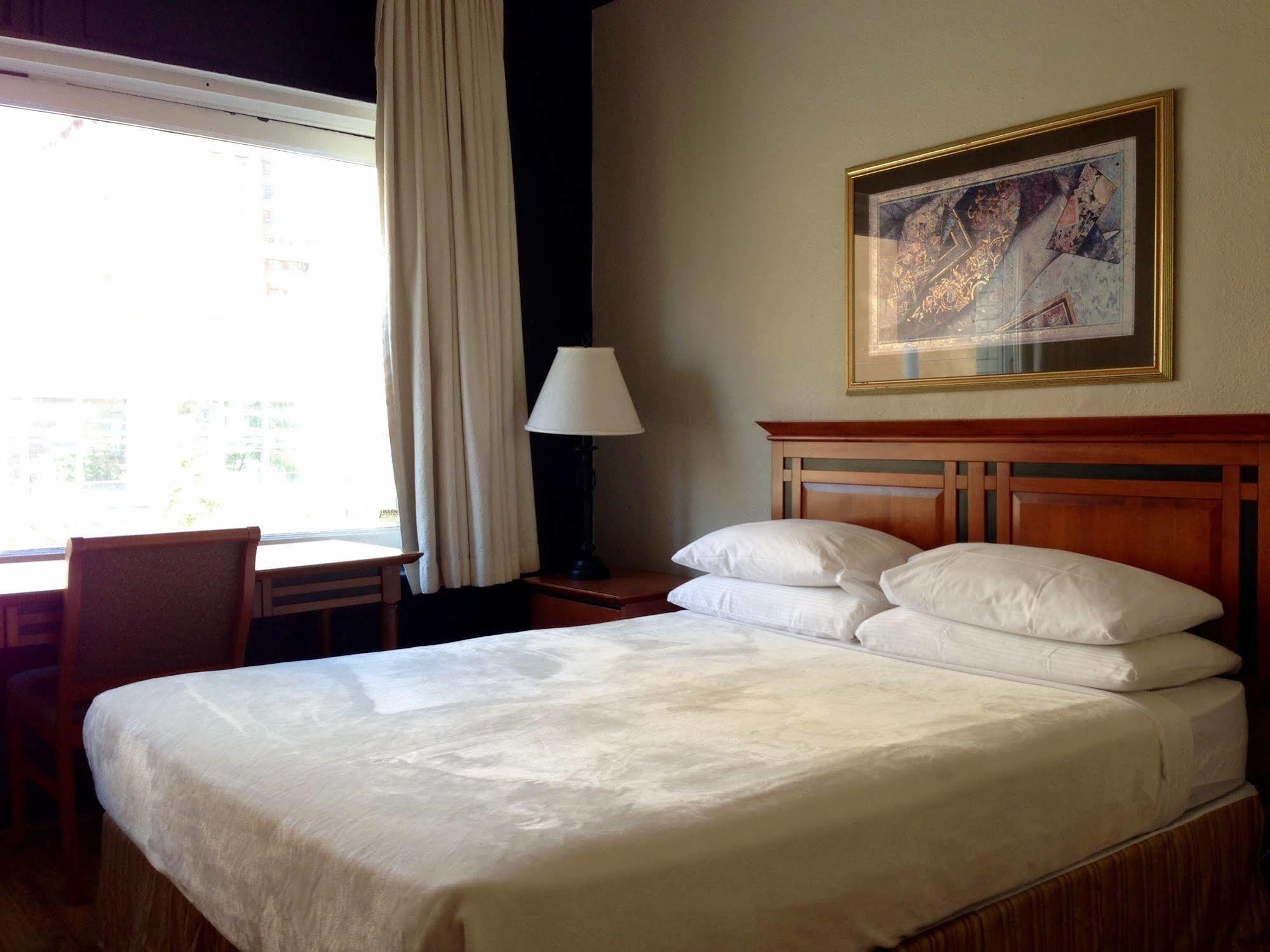 Hotel Ambassador Vancouver Eksteriør billede